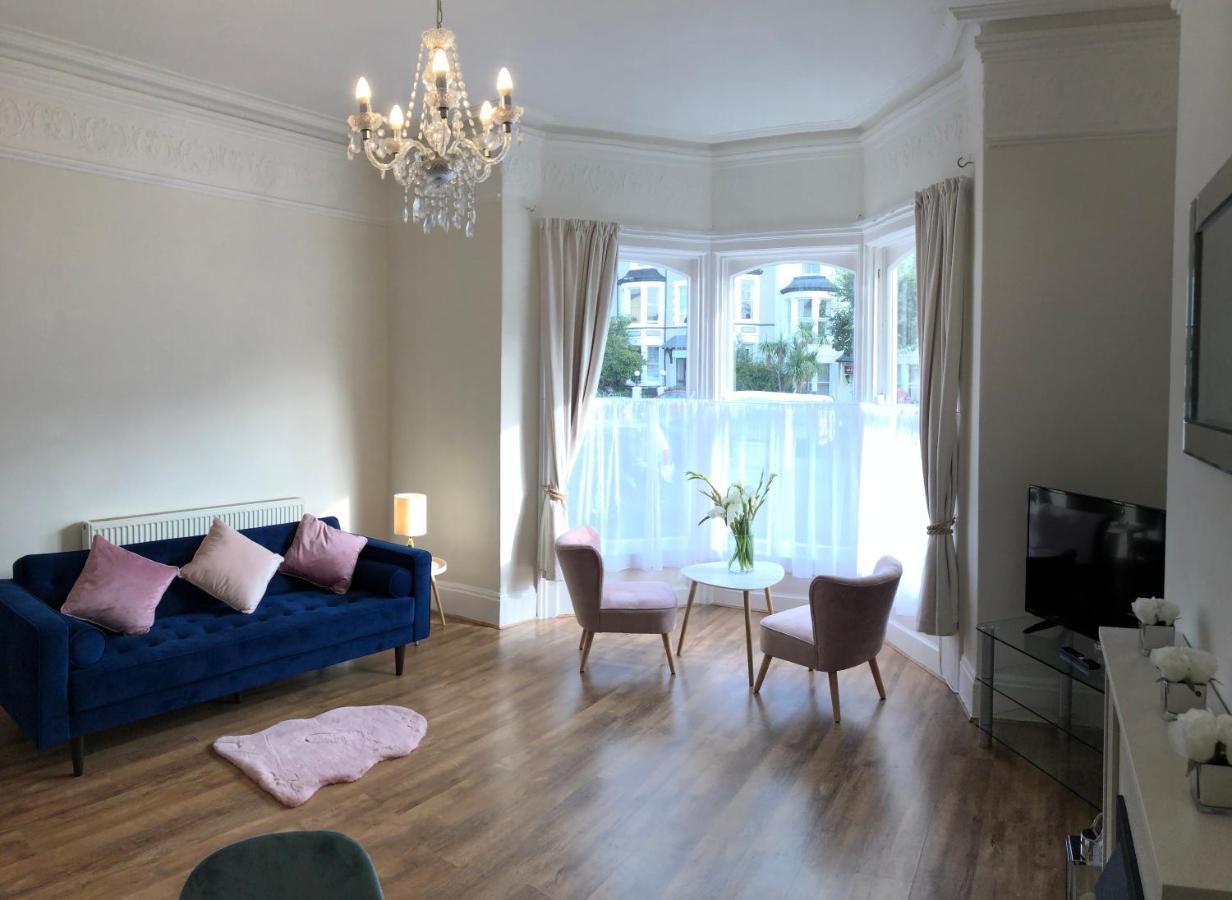 Mostyn Villa Free Private Parking Лландидно Экстерьер фото